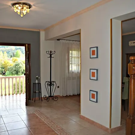 Coral 4 Bedroom Kalamákion