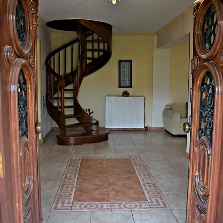 Coral 4 Bedroom Case de vacanță Kalamákion